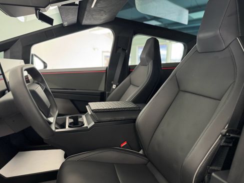 Used 2024 Tesla Cybertruck AWD Crew Cab image 12