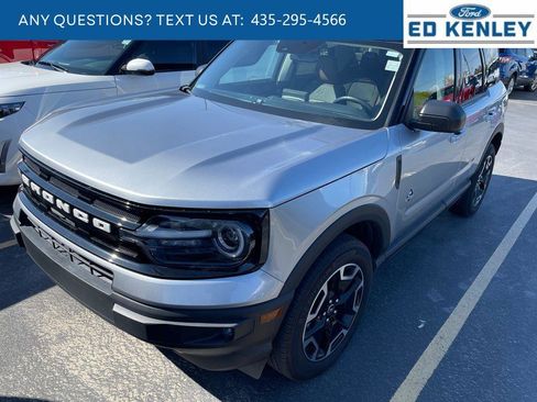 Used 2023 Ford Bronco Sport Outer Banks w/ Tech Package AWD/4WD image 2