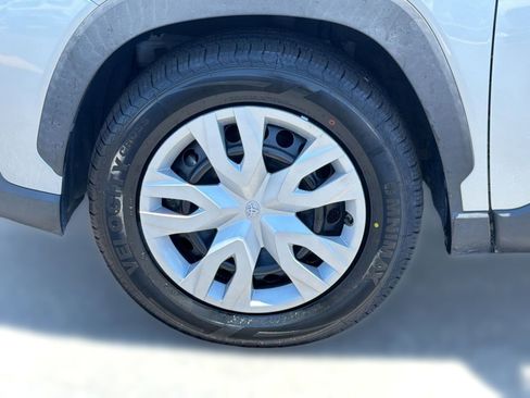 Used 2022 Toyota Corolla Cross L FWD image 12