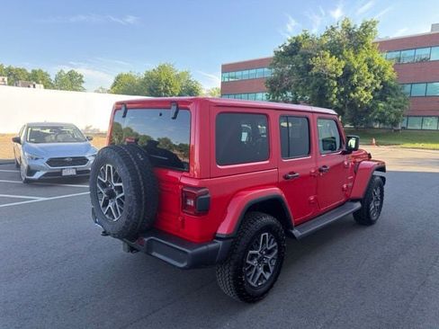 Used 2024 Jeep Wrangler Unlimited Sahara AWD/4WD image 6