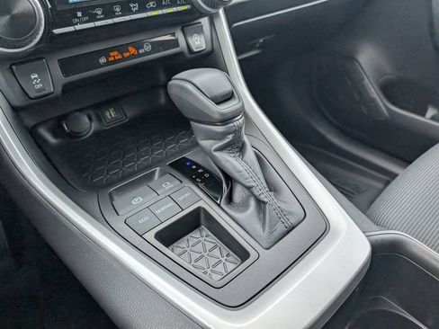 Used 2025 Toyota RAV4 LE FWD image 21