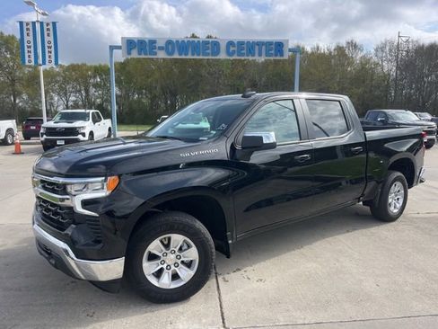 Used 2025 Chevrolet Silverado 1500 LT image 2