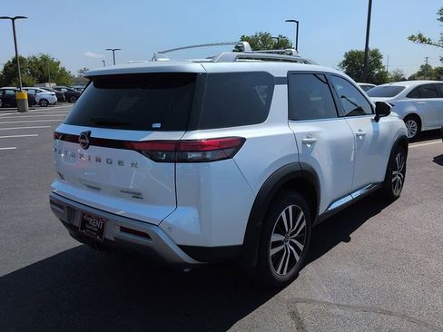 Used 2025 Nissan Pathfinder Platinum w/ Cargo Package AWD/4WD image 7