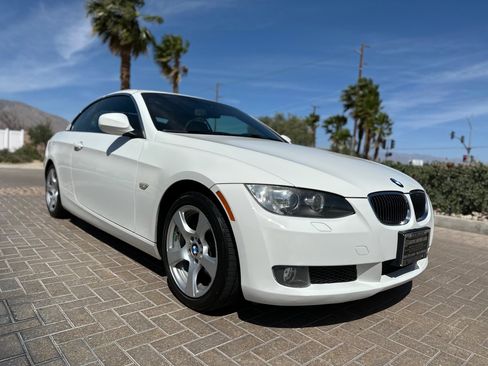 Used 2010 BMW 328i Convertible w/ Premium Pkg RWD image 7