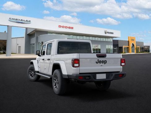 New 2026 Jeep Gladiator Sport AWD/4WD image 3