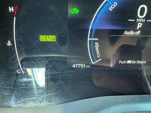 Used 2025 Toyota Camry SE FWD image 17