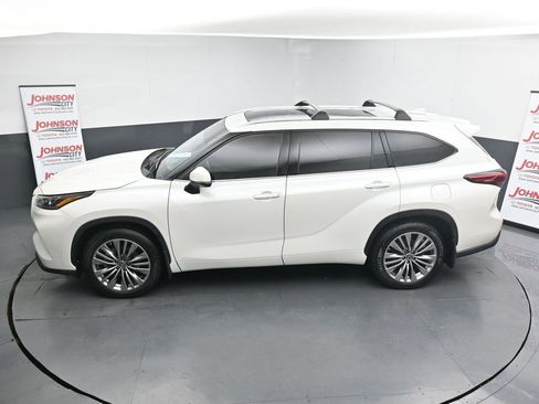 Used 2021 Toyota Highlander Platinum image 36