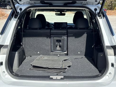 Used 2025 Mitsubishi Outlander SE image 18