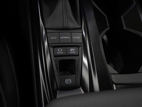 Used 2025 Toyota Camry SE image 22