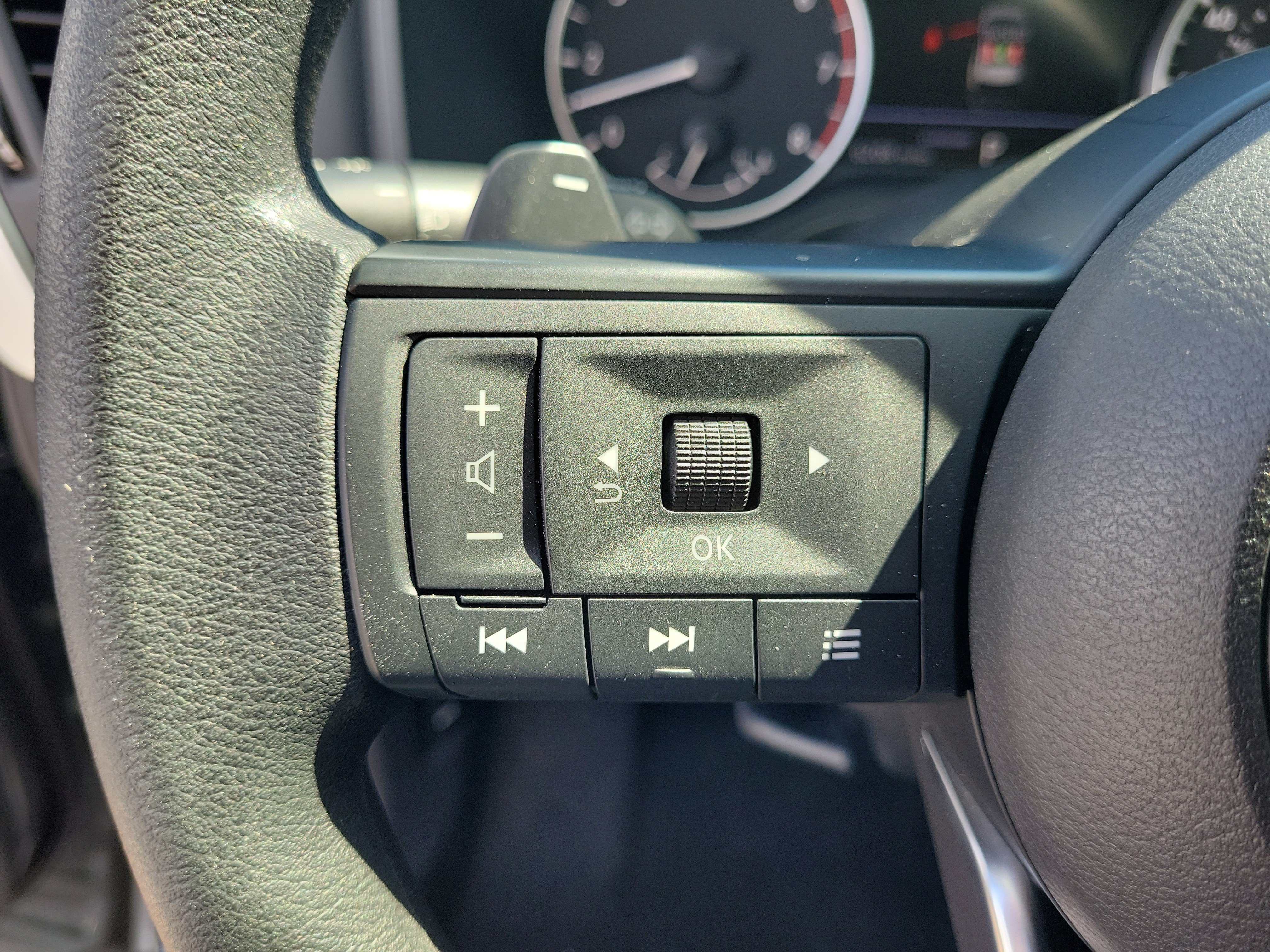Certified 2024 Nissan Rogue S FWD image 16