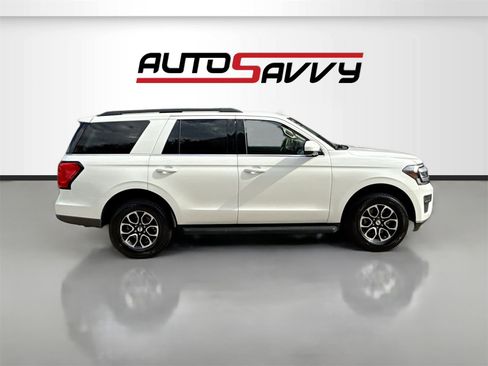 Used 2024 Ford Expedition XLT image 8
