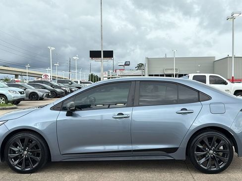 Used 2023 Toyota Corolla SE FWD image 2