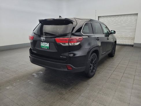 Used 2019 Toyota Highlander SE image 9