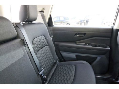 Used 2025 Nissan Pathfinder S w/ Cargo Package image 10