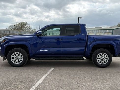 Certified 2025 Toyota Tacoma SR5 image 10