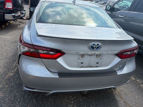 Used 2021 Toyota Camry SE w/ Audio Upgrade Package FWD image 6