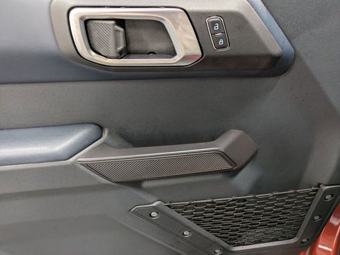 Used 2024 Ford Bronco Outer Banks image 9