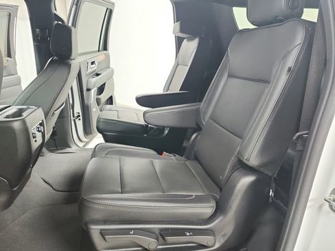Used 2025 GMC Yukon XL Denali AWD/4WD image 33