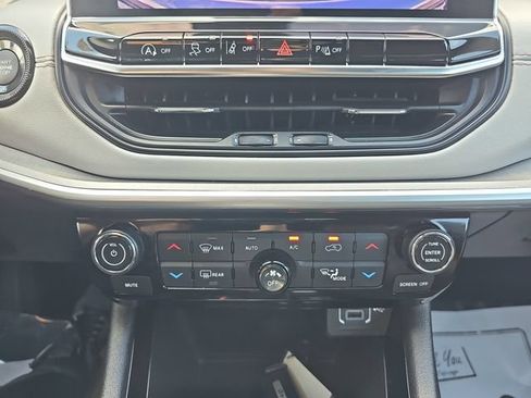Used 2025 Jeep Compass Limited AWD/4WD image 27