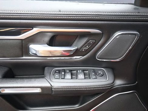 Used 2022 RAM 1500 Laramie AWD/4WD image 17
