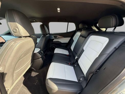 Used 2024 Chevrolet Equinox EV LT image 19