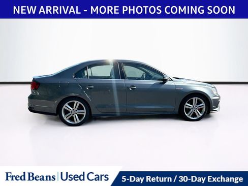 Used 2017 Volkswagen Jetta GLI FWD image 9