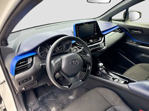 Used 2021 Toyota C-HR XLE FWD image 9