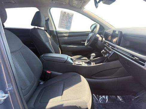 Used 2025 Hyundai Tucson SEL FWD image 17