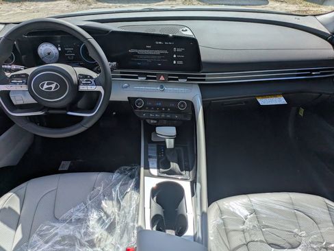 New 2026 Hyundai Elantra Limited FWD image 14