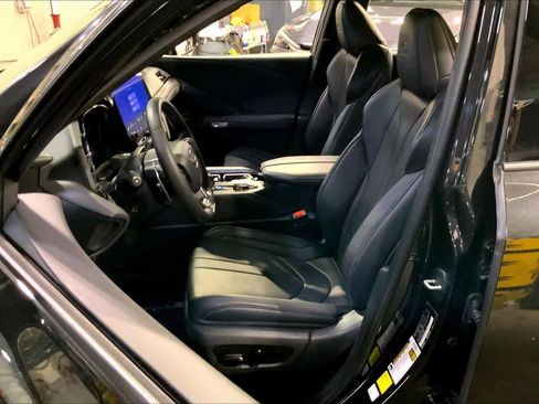 Used 2024 Lexus TX 500h F SPORT Premium image 7