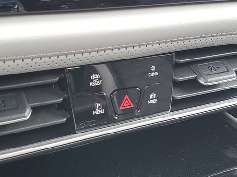 New 2026 Volkswagen Atlas Peak Edition AWD/4WD image 31