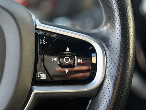 Used 2018 Volvo XC60 T6 R-Design AWD/4WD image 28