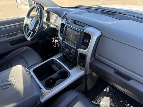 Used 2017 RAM 1500 Classic SLT w/ Luxury Group image 19