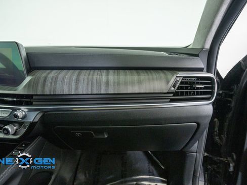 Used 2025 Kia Telluride SX Prestige AWD/4WD image 44