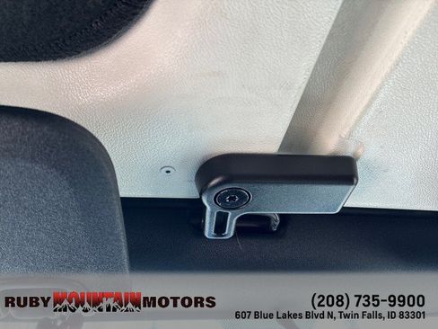 Used 2016 Jeep Wrangler Unlimited Rubicon w/ Dual Top Group AWD/4WD image 26