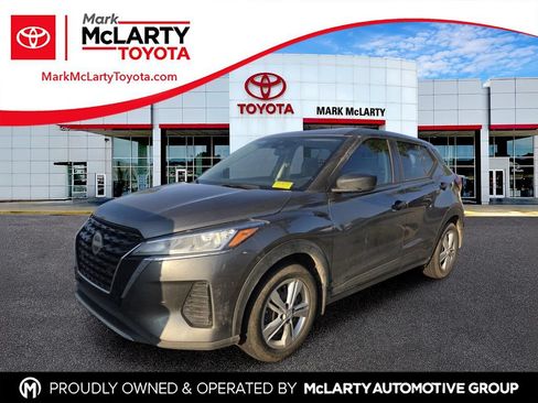 Used 2025 Nissan Kicks Play S FWD image 1