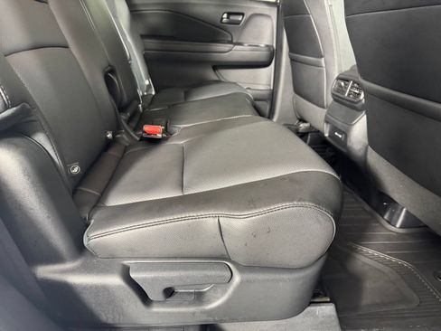 Used 2025 Honda Passport EX-L image 33