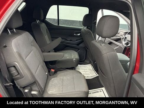 Used 2023 Chevrolet Traverse LT image 16