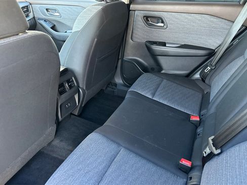 Used 2023 Nissan Rogue SV image 13