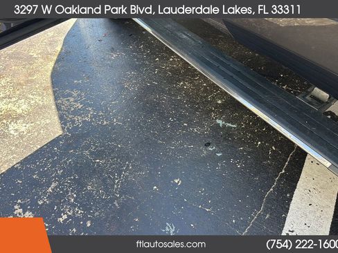 Used 2015 Cadillac Escalade Premium image 17