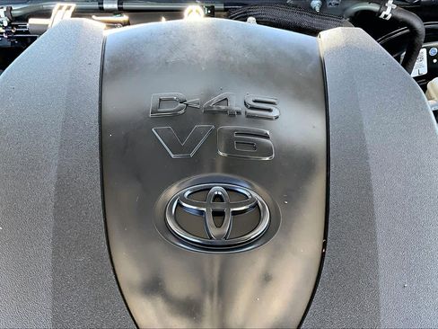 Certified 2023 Toyota Tacoma SR5 w/ Technology Package image 32