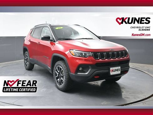 Used 2025 Jeep Compass Trailhawk AWD/4WD image 1