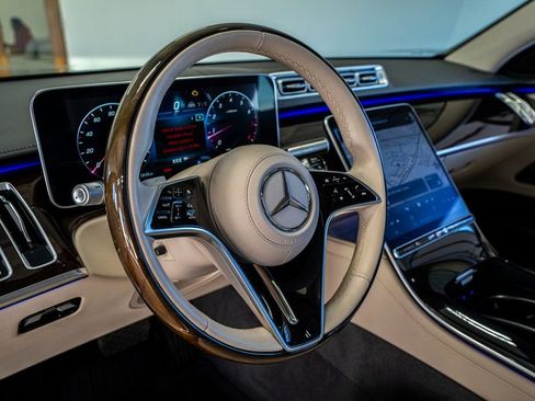 Used 2024 Mercedes-Benz S 580 4MATIC Sedan image 38