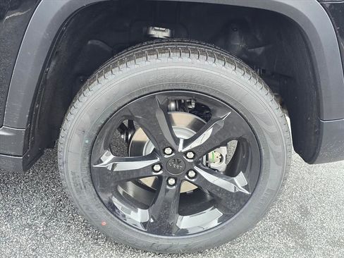 New 2026 Jeep Grand Cherokee Limited image 7