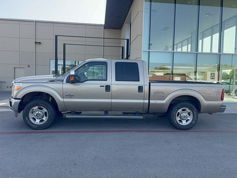 Used 2011 Ford F250 XLT w/ XLT Premium Pkg AWD/4WD image 8