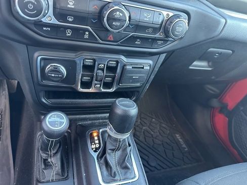 Used 2023 Jeep Gladiator Overland image 20