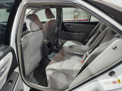 Used 2016 Toyota Camry LE FWD image 10