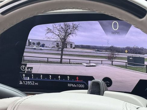 Used 2024 Cadillac Escalade Premium Luxury Platinum image 16