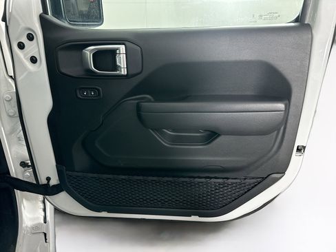 Used 2023 Jeep Wrangler Unlimited w/ Cold Weather Group image 30