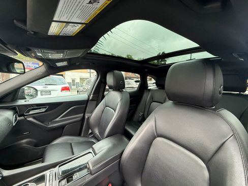 Used 2018 Jaguar F-PACE Premium AWD/4WD image 25